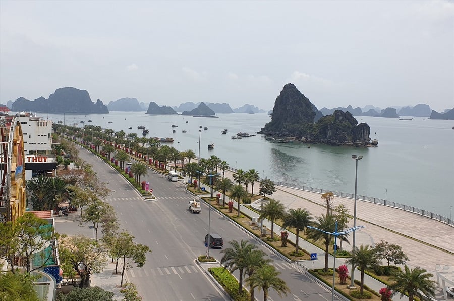 How to travel from Hanoi to Ha Long