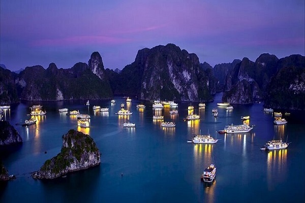 Ha Long night cruise