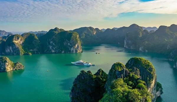 routes to visit Ha Long Bay