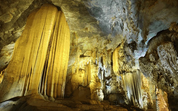 Thien Long Cave