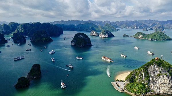 Vietnamese Cultural Heritages Ha Long Bay