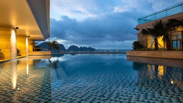 top 5 luxury Ha Long resorts 