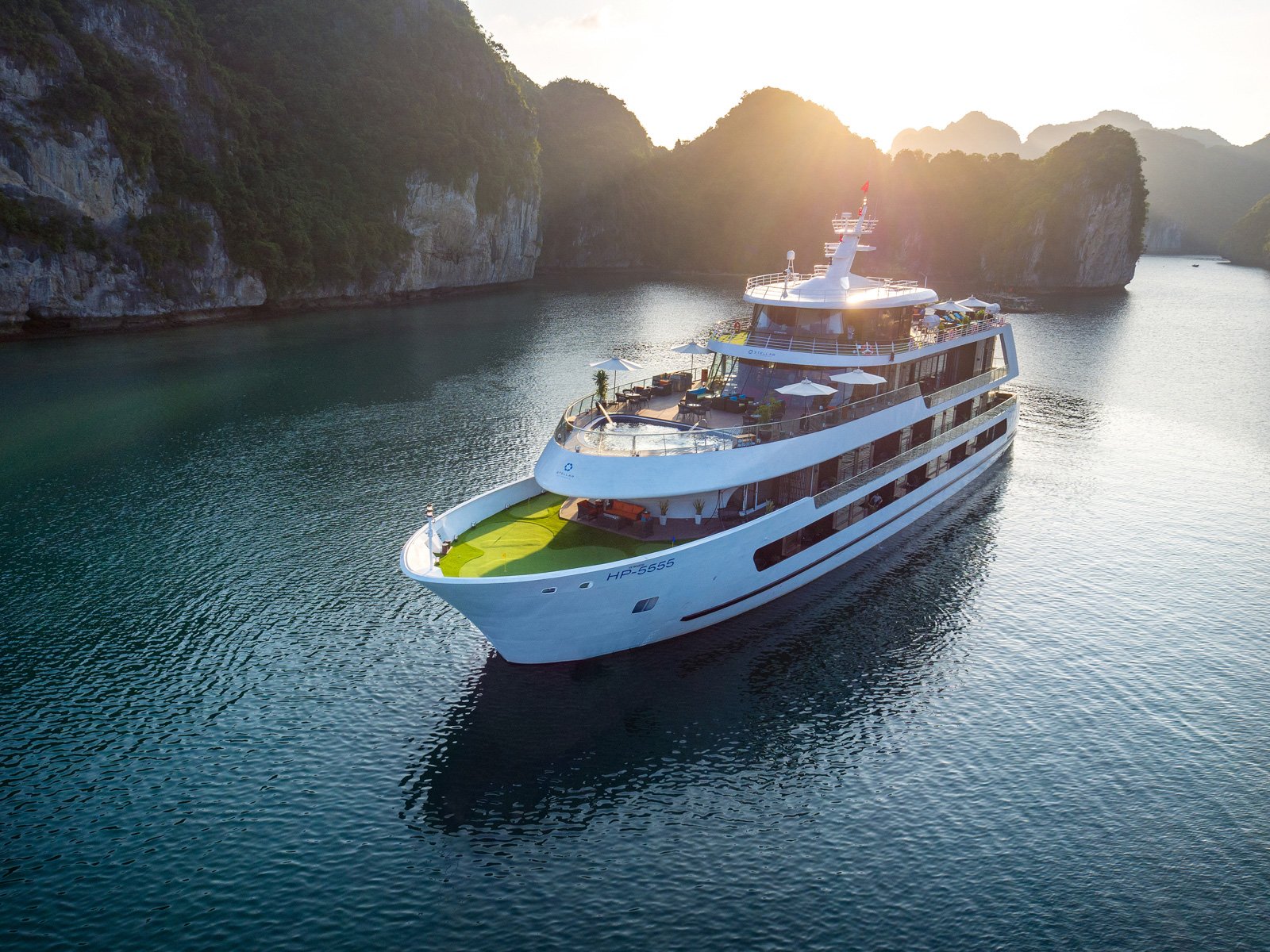 where to book halong bay cruise